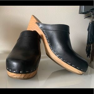 Good condition AMERICAN APPAREL Mule Clog SZ 8